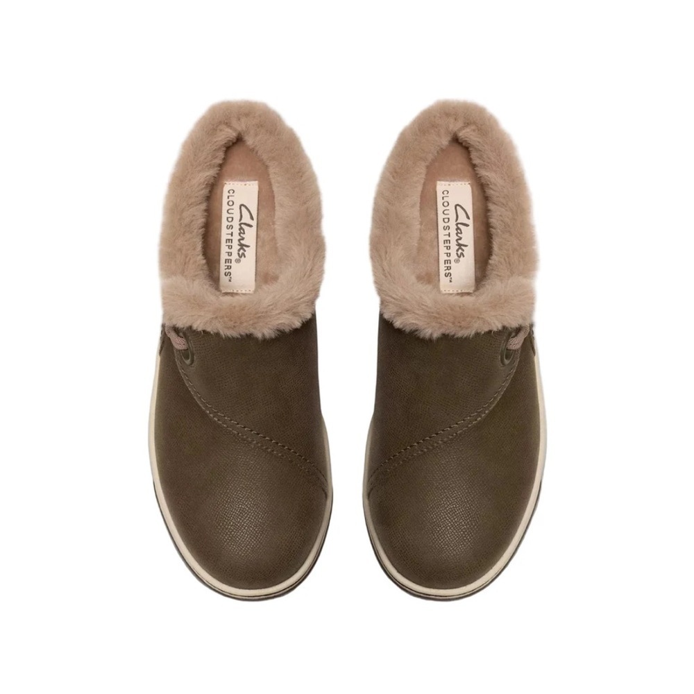 Clarks women’s tan Faux Fur Lined Slip-Ons